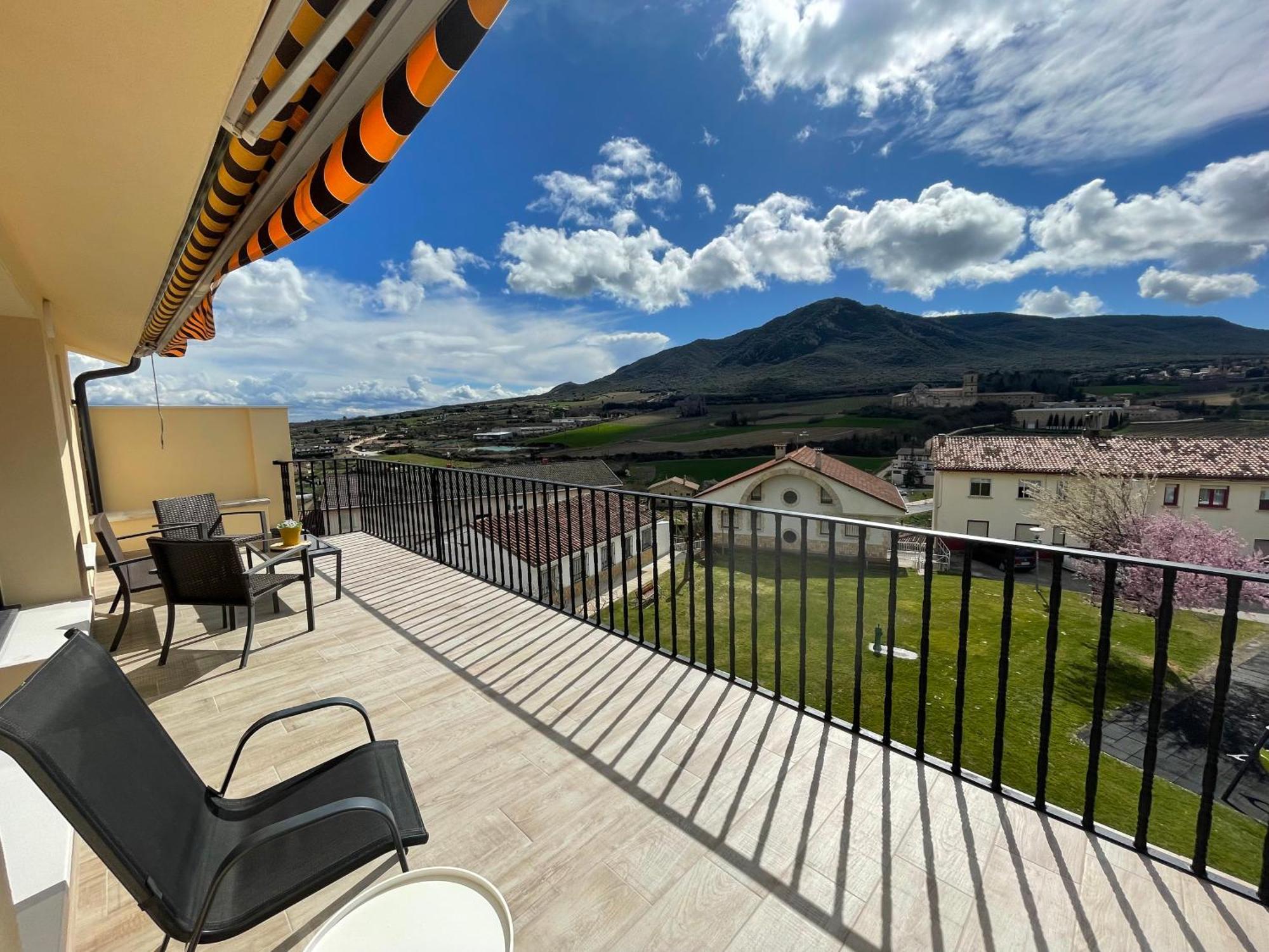 Apartamentos Montejurra Ayegui Exterior foto